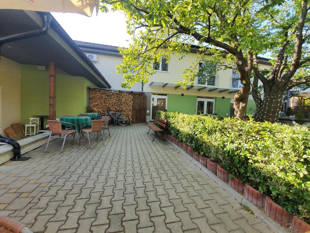 Agropenzion 7Divov Dolna Krupa Luaran gambar
