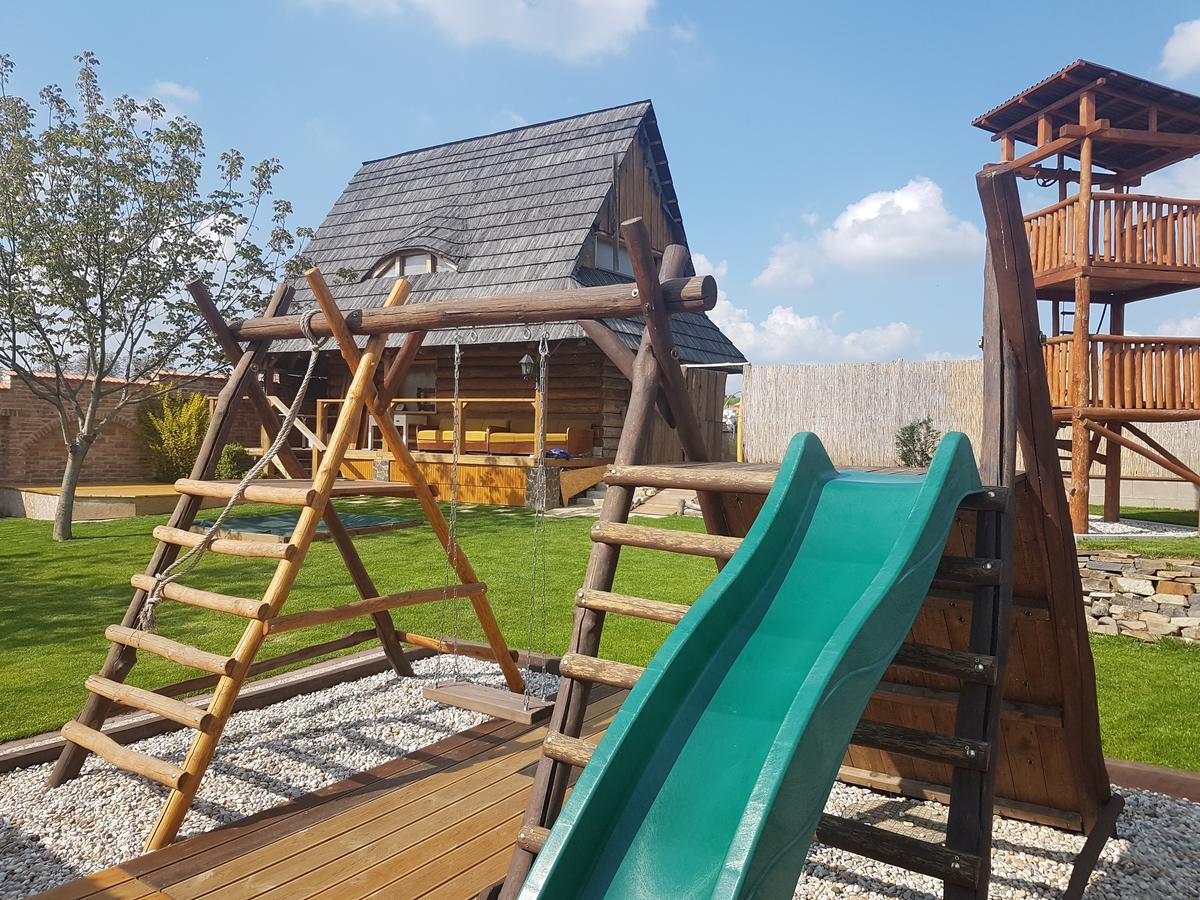 Agropenzion 7Divov Dolna Krupa Luaran gambar