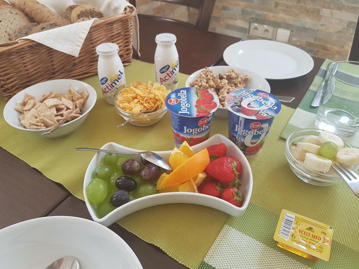Agropenzion 7Divov Dolna Krupa Luaran gambar
